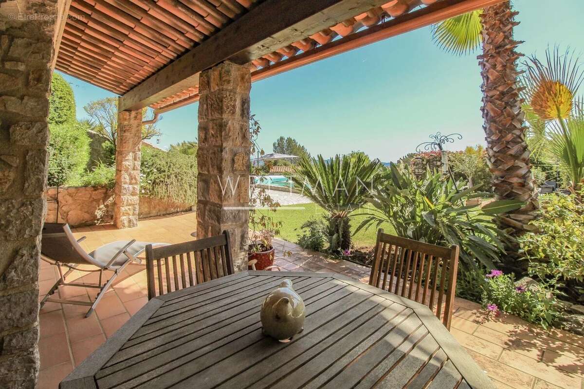 Magnifique villa familiale de 6 chambres, belle piscine et pool house, vues panoramiques à couper le souffle - Peyminade - photo 23
