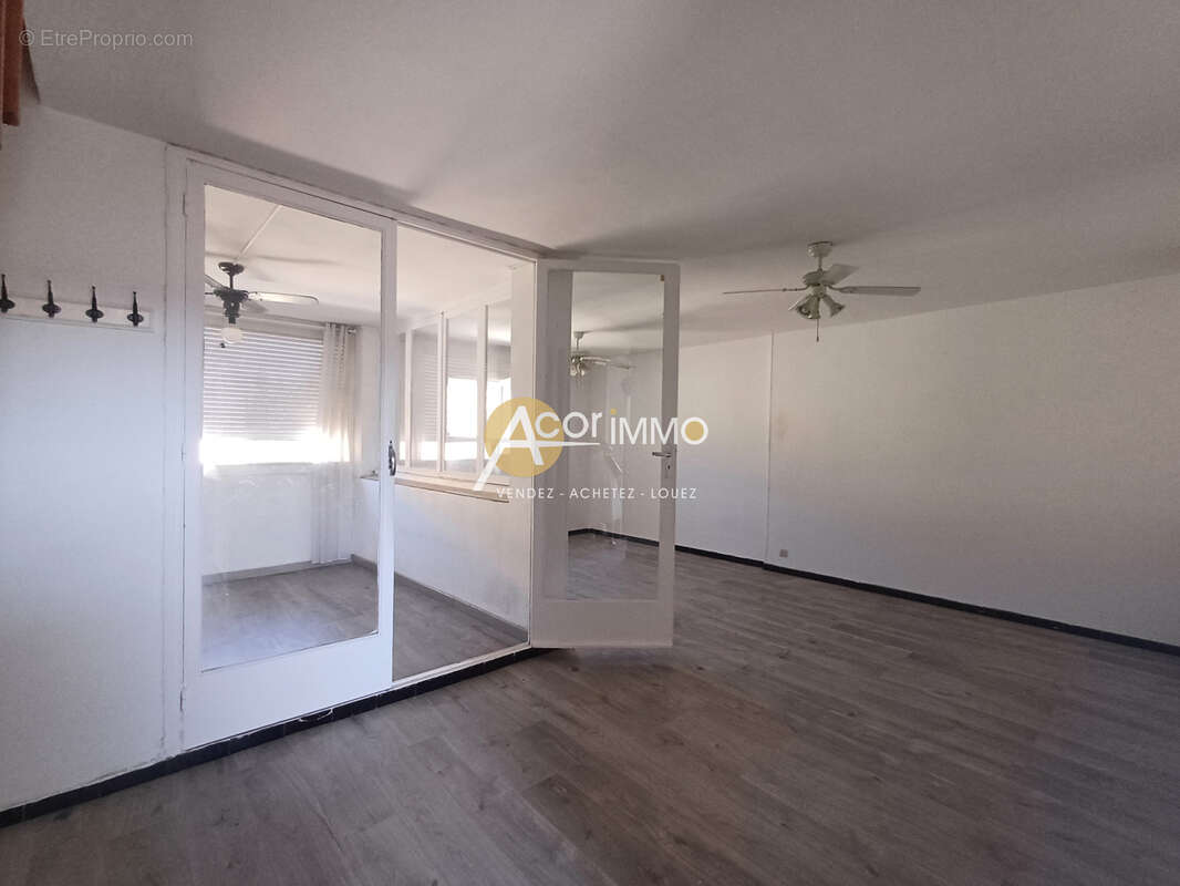 La seyne sur mer duplex t4 au 3me avec asc et cave et paking collectif - photo 8