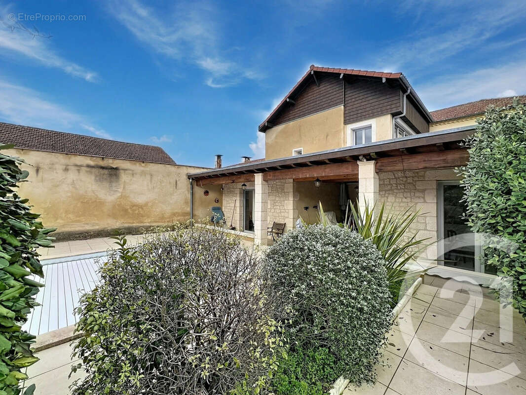 Maison à MIRANDE