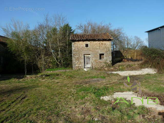 Maison à BUSSEROLLES