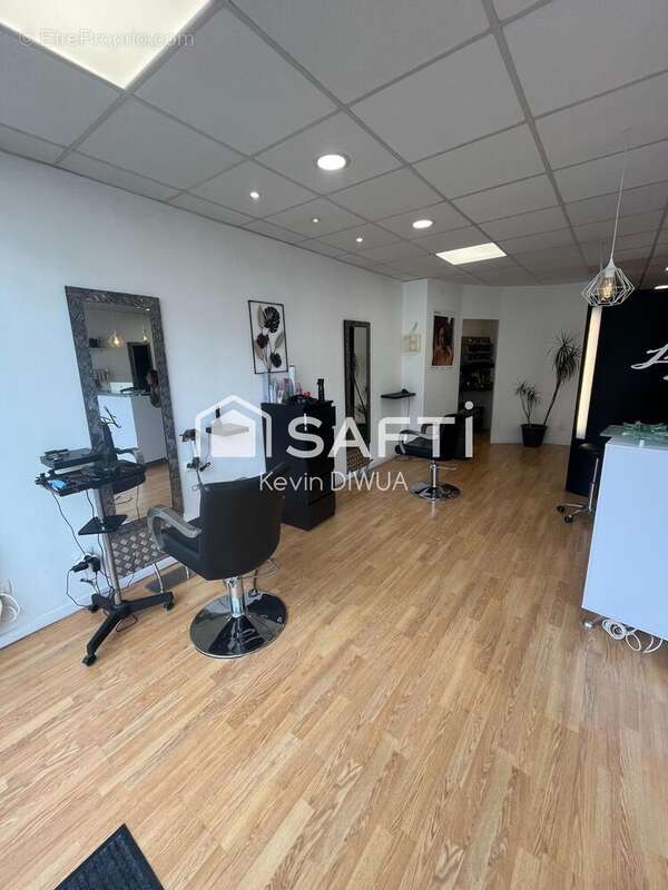 Photo 2 - Commerce à MARGNY-LES-COMPIEGNE