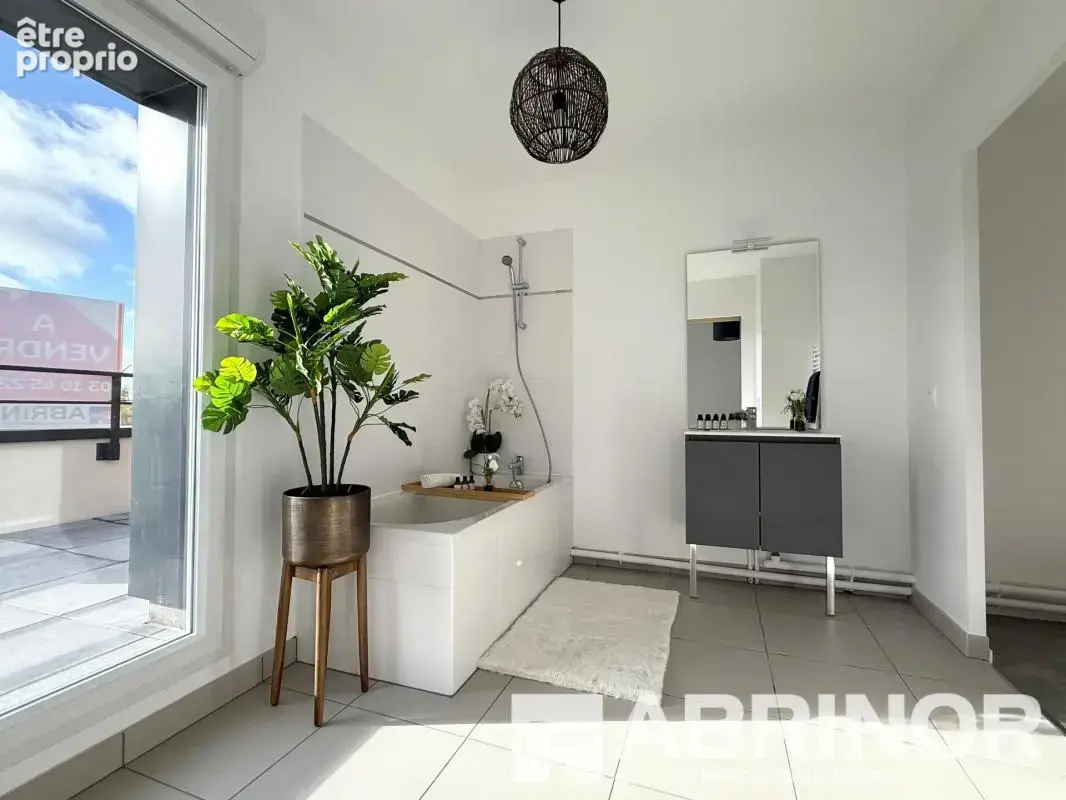 Appartement rare de 106 m² avec terrasse de 68 m² – Saint-Honoré - photo 4