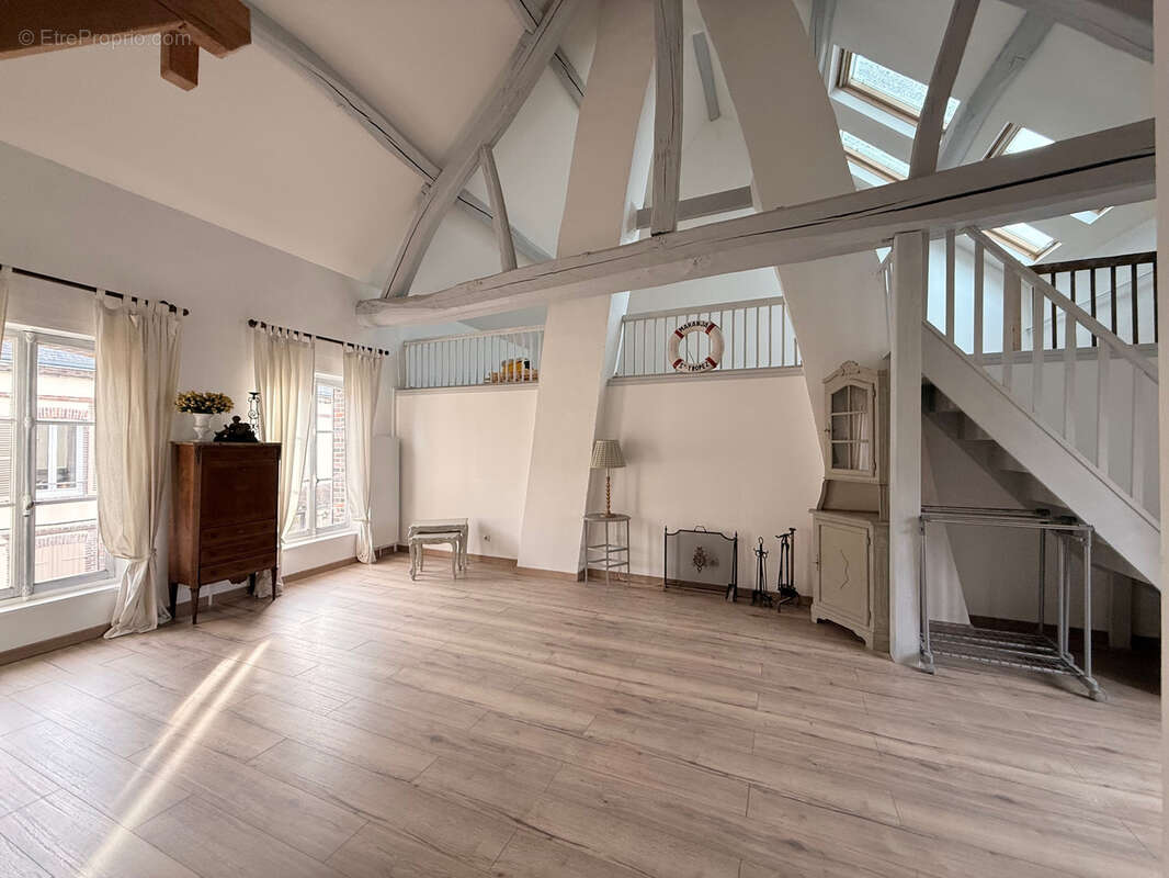 Maison à HOUDAN