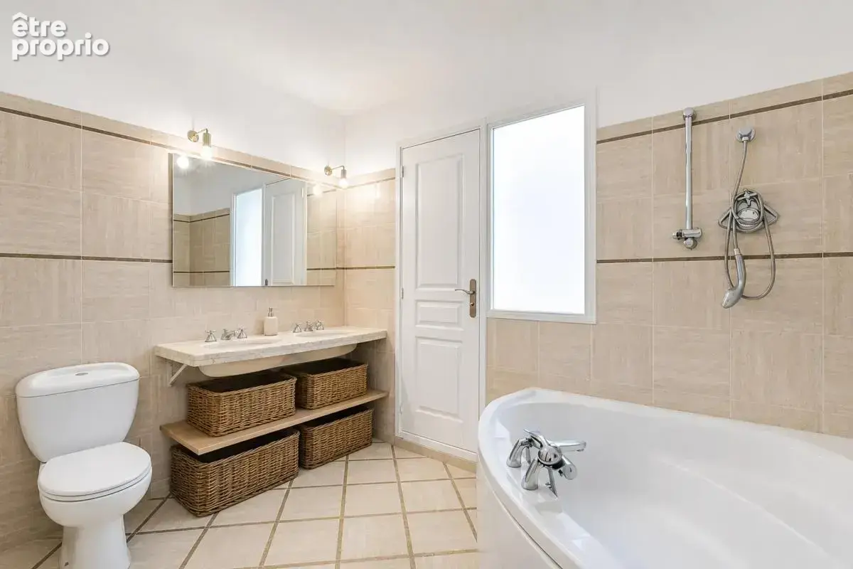 Villeneuve-le-roi – maison familiale de caractère – 231 m² habitables – 4 chambres – terrain 698 m² – garage avec mezzanine - photo 11