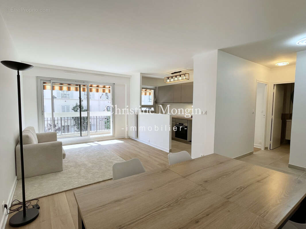 Appartement à NEUILLY-SUR-SEINE