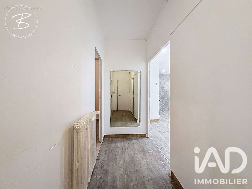 Commerce 54 m² à Toulon  - photo 4