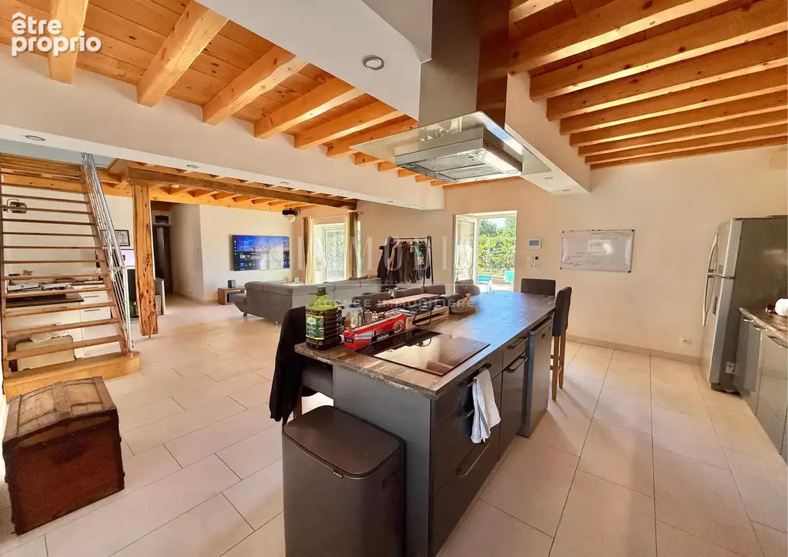 Maison de caractère rénovée avec piscine à Genouilleux. - photo 6