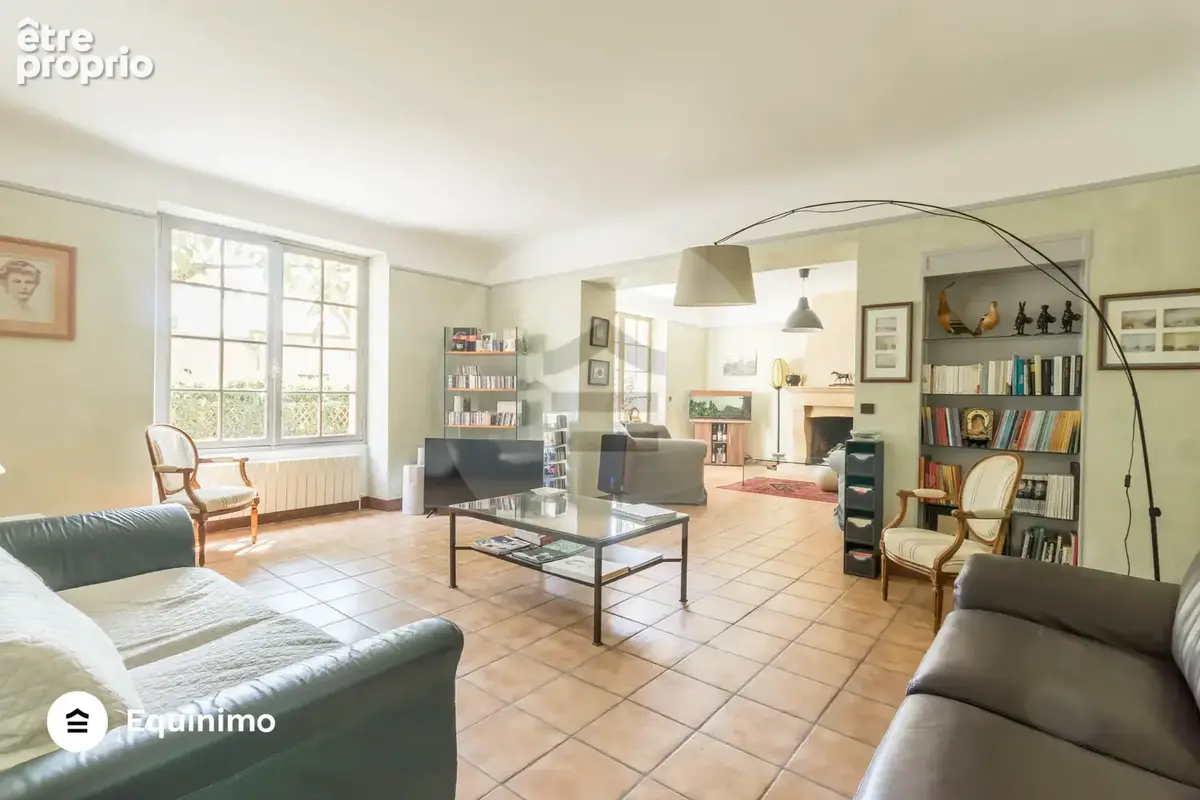 Maison familiale 9 pièces 6 chambres de 295m2 située dans un environnement arboré avec terrasse, jardin et gar - photo 2