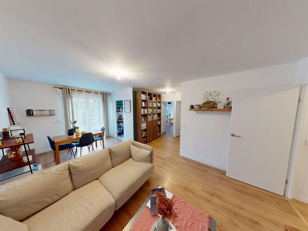 Appartement à HOUILLES