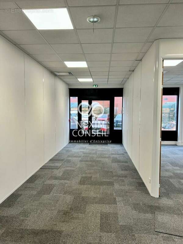 Commerce à GENNEVILLIERS