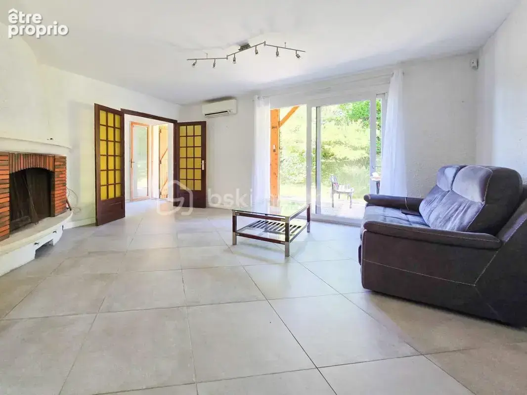 CLAIX – Maison familiale avec terrain de 1 075 m², vue dégagée et fort potentiel d'agrandissement - photo 7