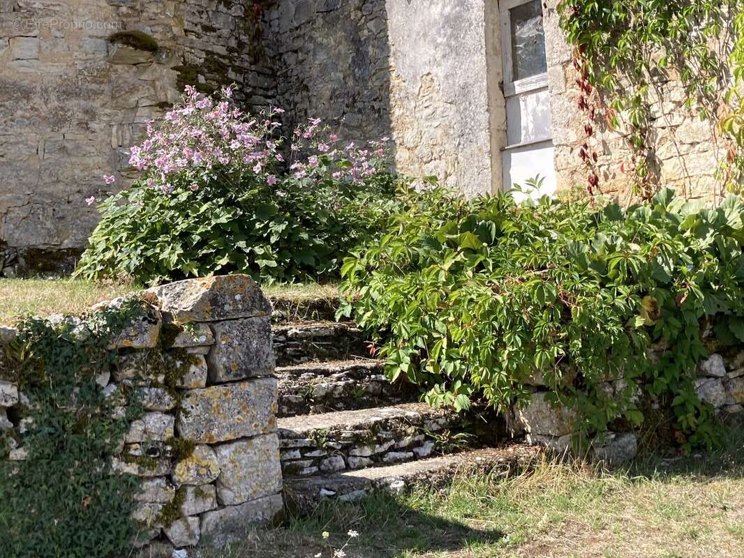 Maison à GINOUILLAC