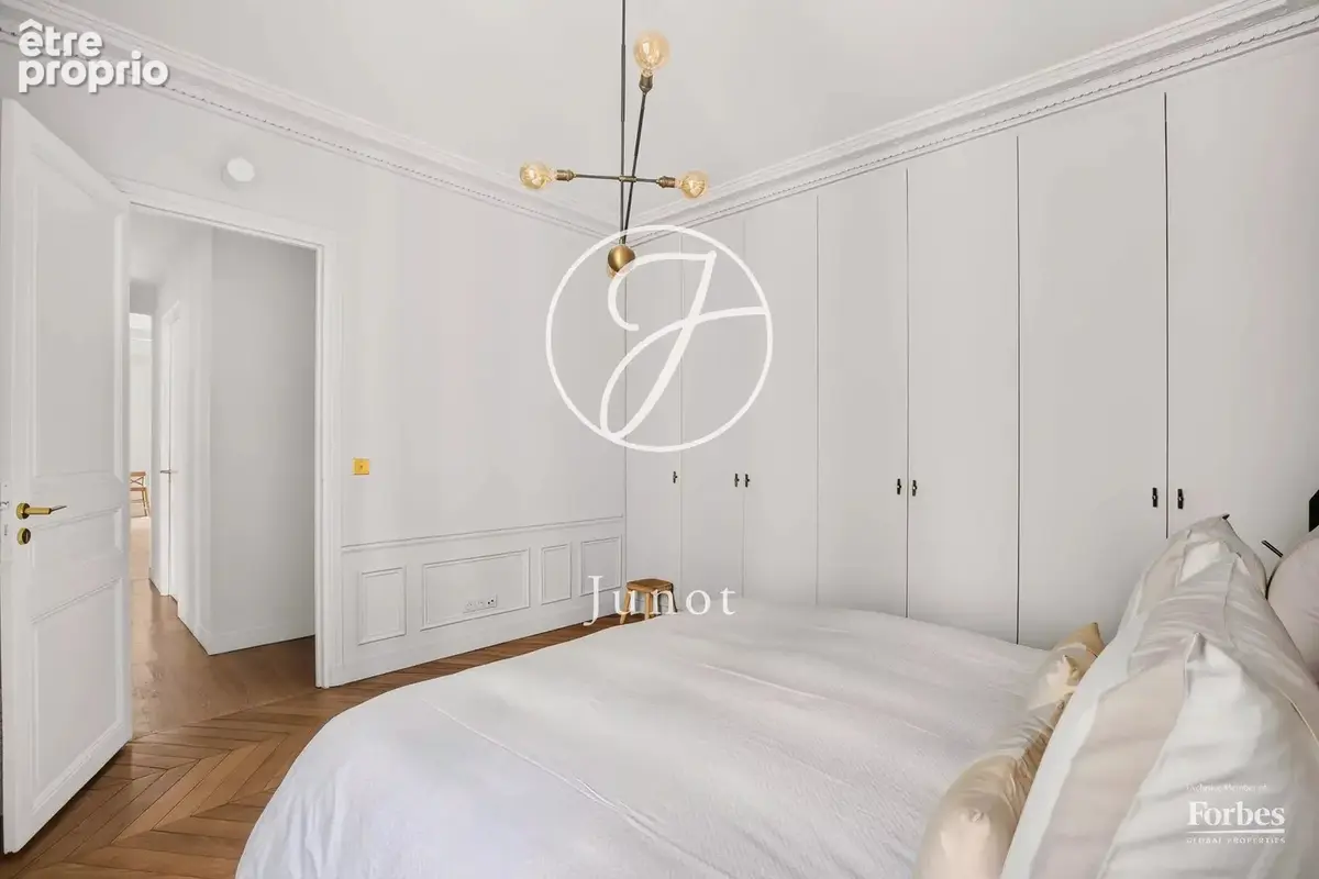 Paris 16e - PLACE VICTOR HUGO  - Appartement - 5 pièces - 123,96m² Carrez - 3 chambres - Lumineux. - photo 13