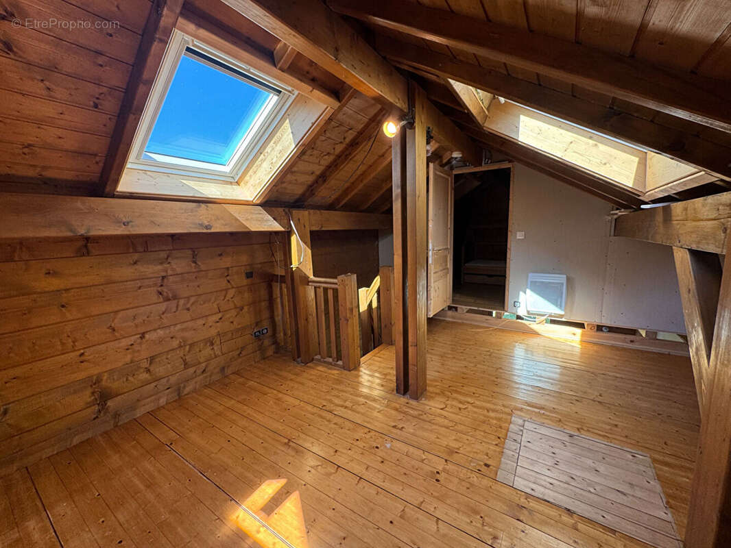 Chalet bois madrier Montmorot / 3 pièces / 1 chambres / 50 m² - photo 6