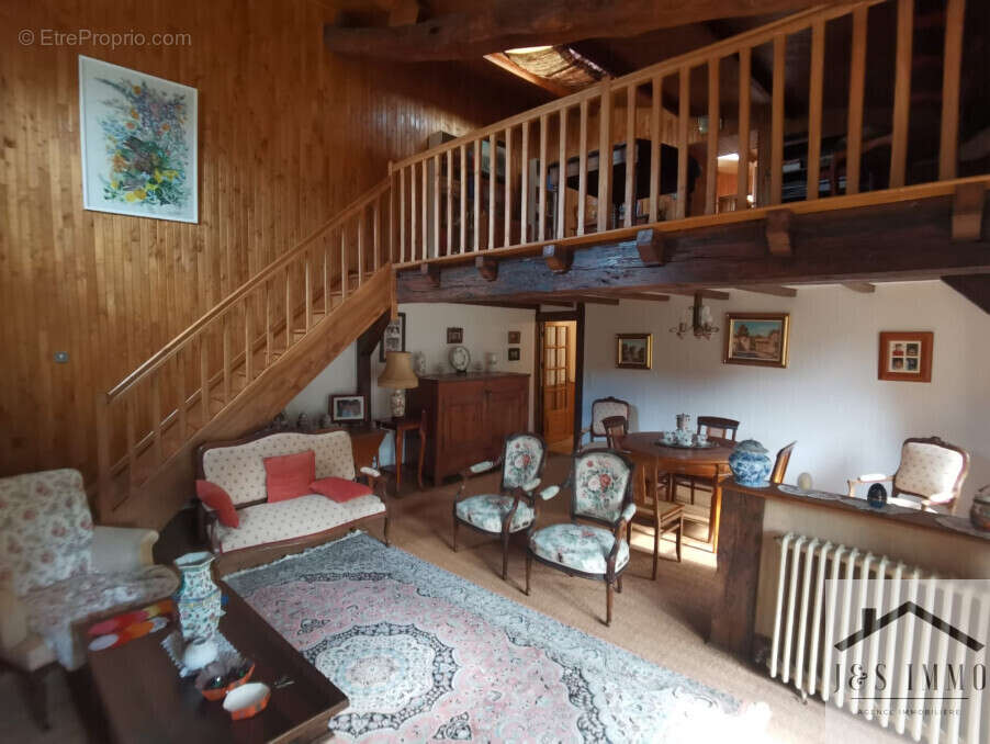 Maison à CHASSENEUIL-SUR-BONNIEURE