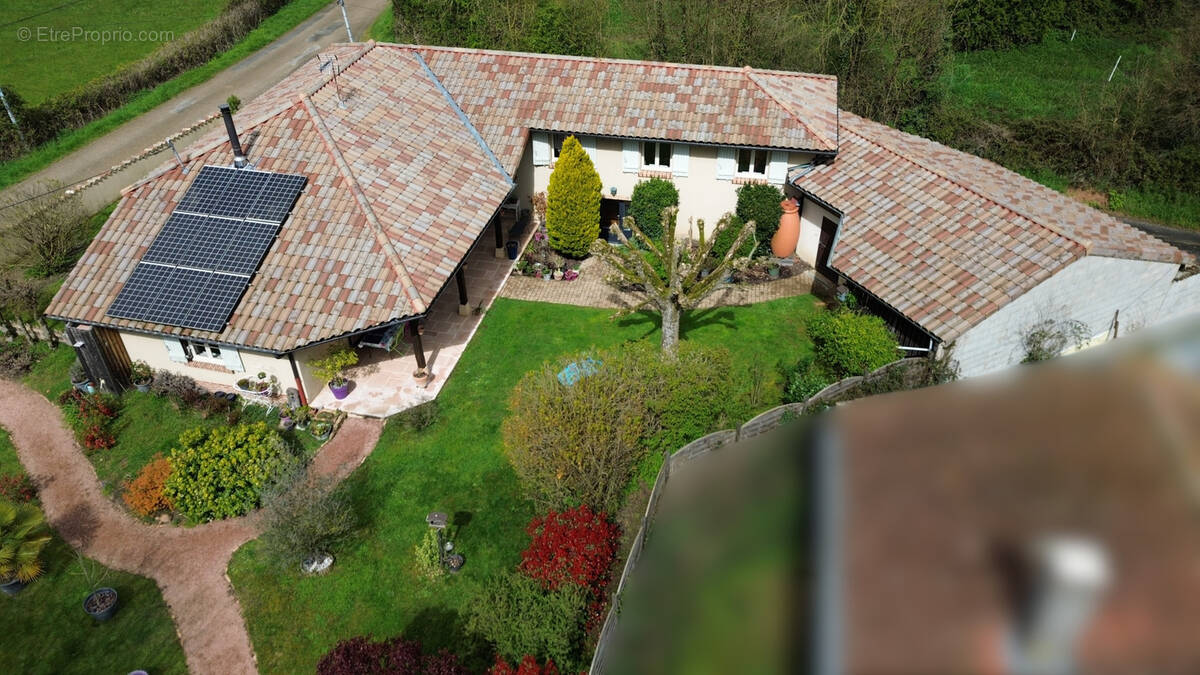 Maison à SAINT-JEAN-SUR-VEYLE