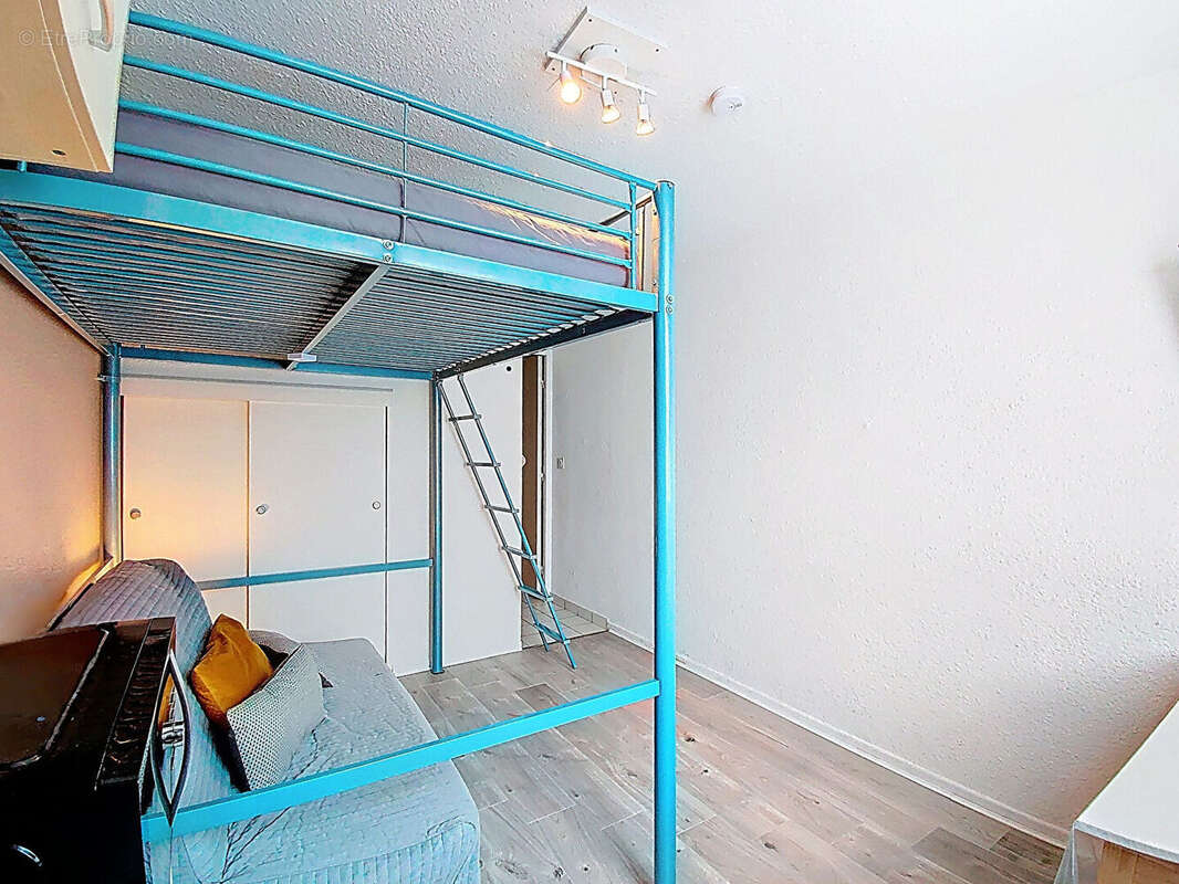 Studio avec mezzanine d'une capacité de 4 personnes - photo 2