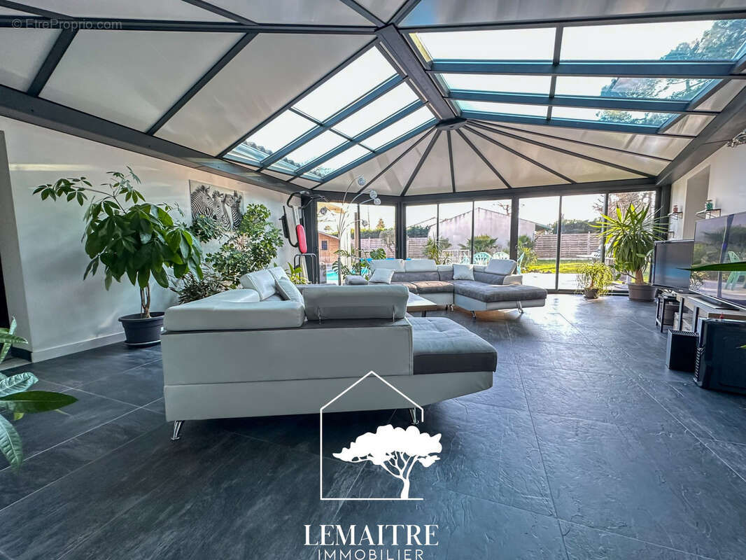 Maison à LES MATHES