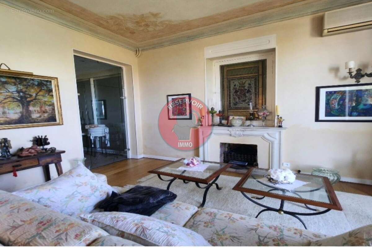 Appartement à ROQUEBRUNE-CAP-MARTIN