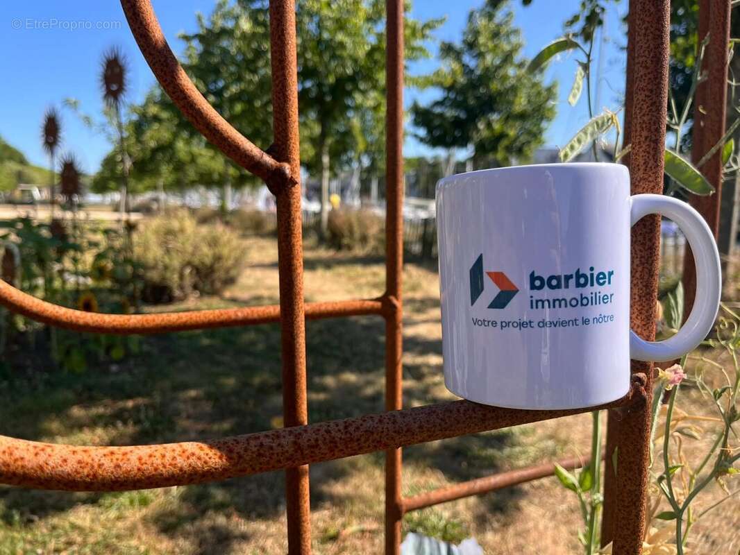 Commerce à PLOUGOUMELEN