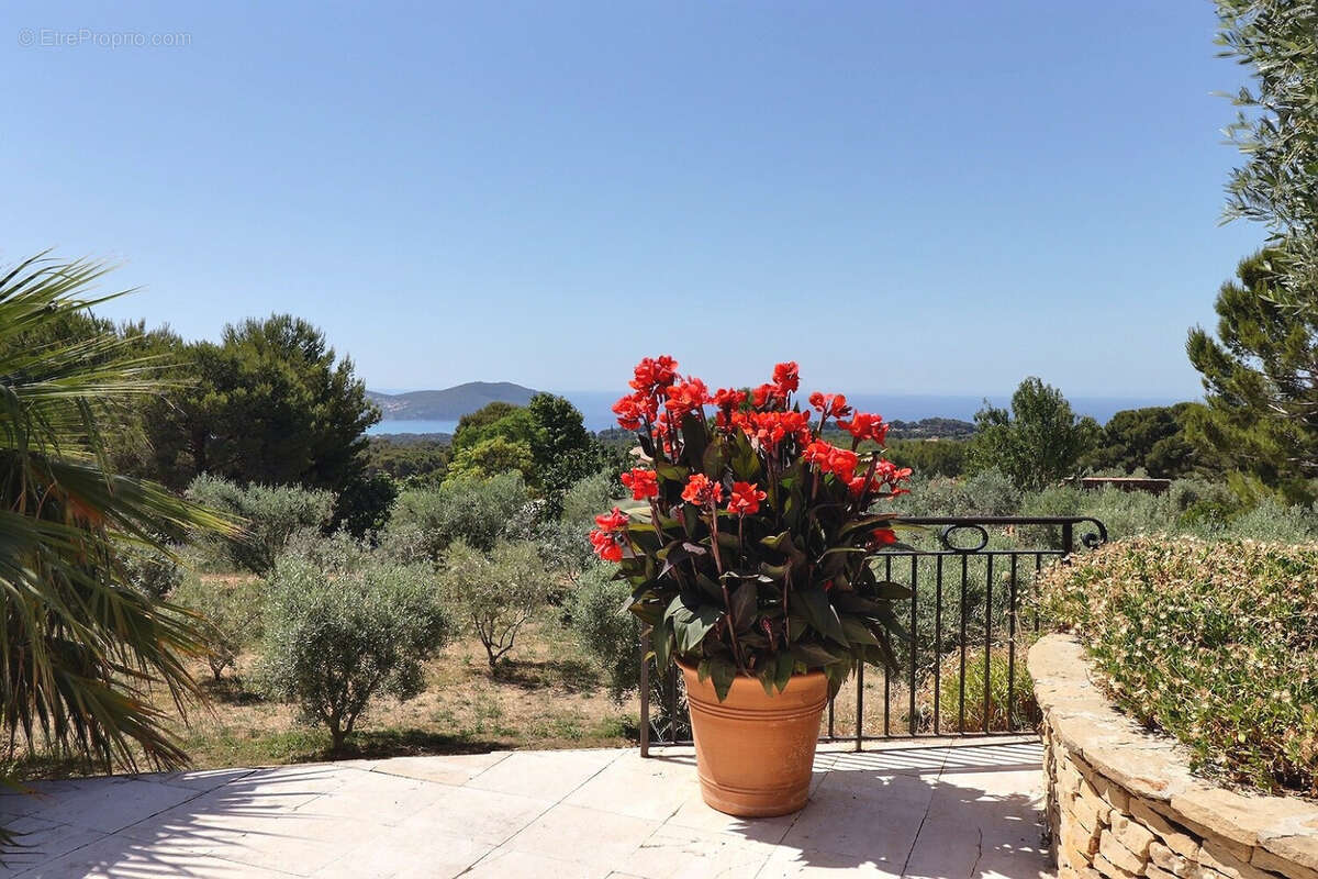 Maison à LA CADIERE-D'AZUR