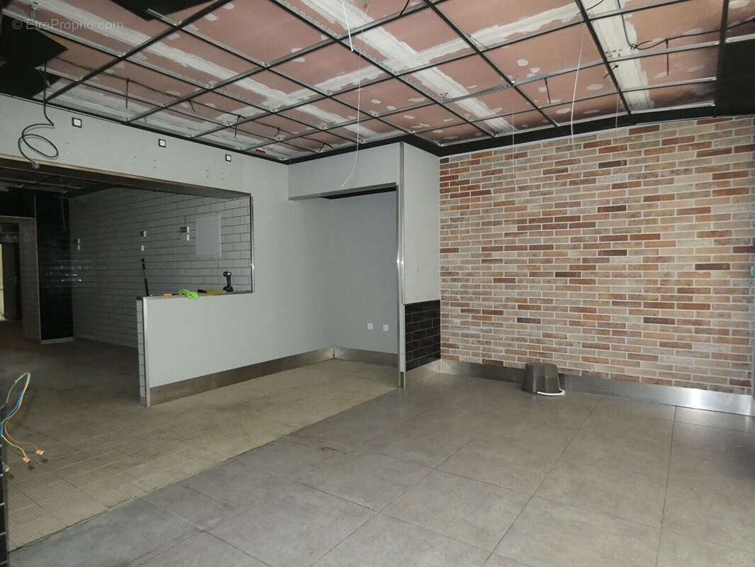 Commerce à SAINT-HILAIRE-DU-HARCOUET