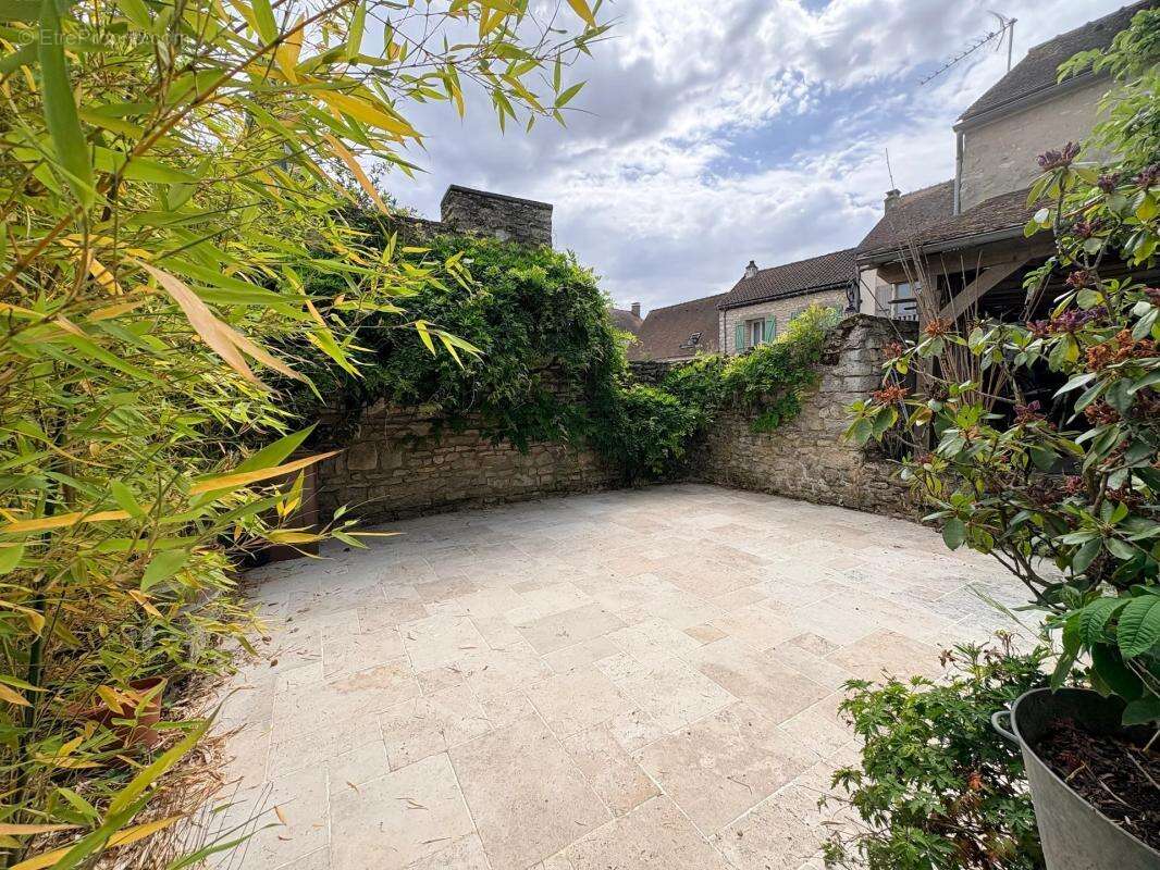 Maison de 7 pièces de 240 m² - photo 6