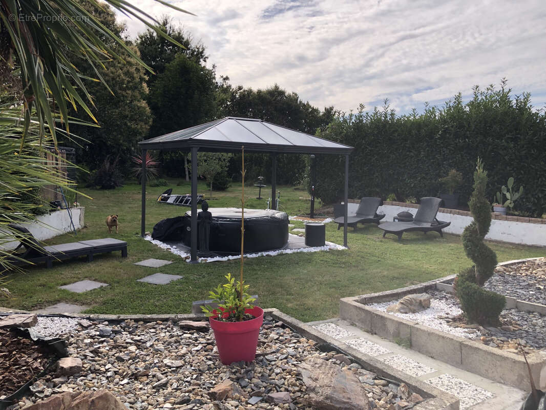 Maison à LE GIROUARD