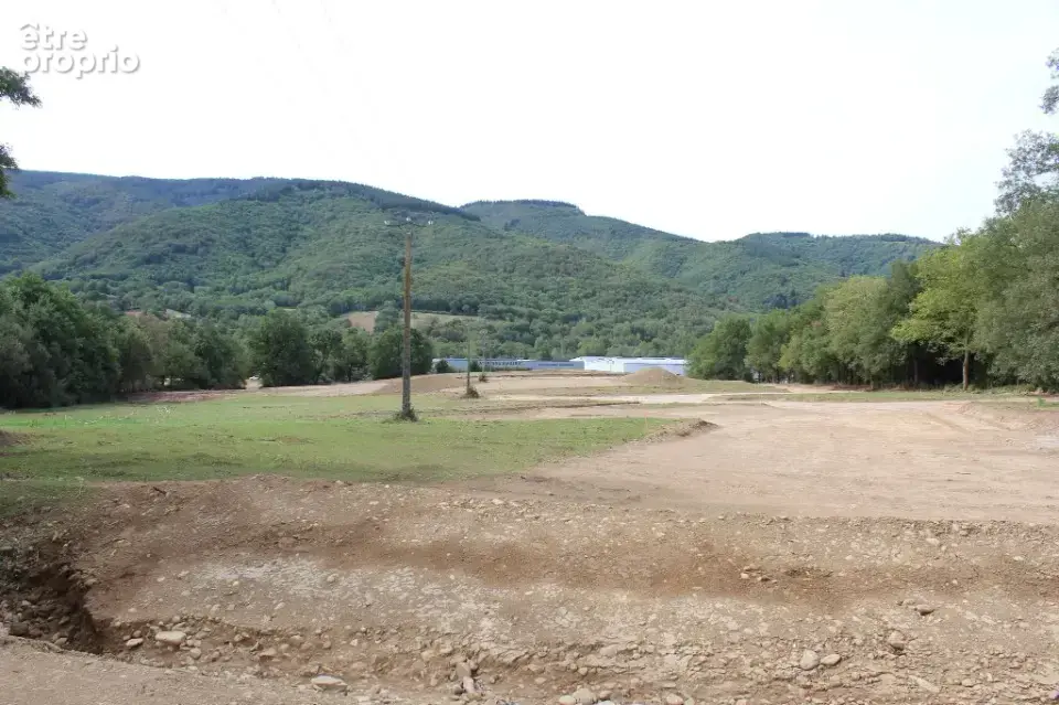 Terrain à BOUT-DU-PONT-DE-LARN