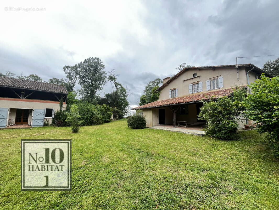 Maison à MAUVEZIN