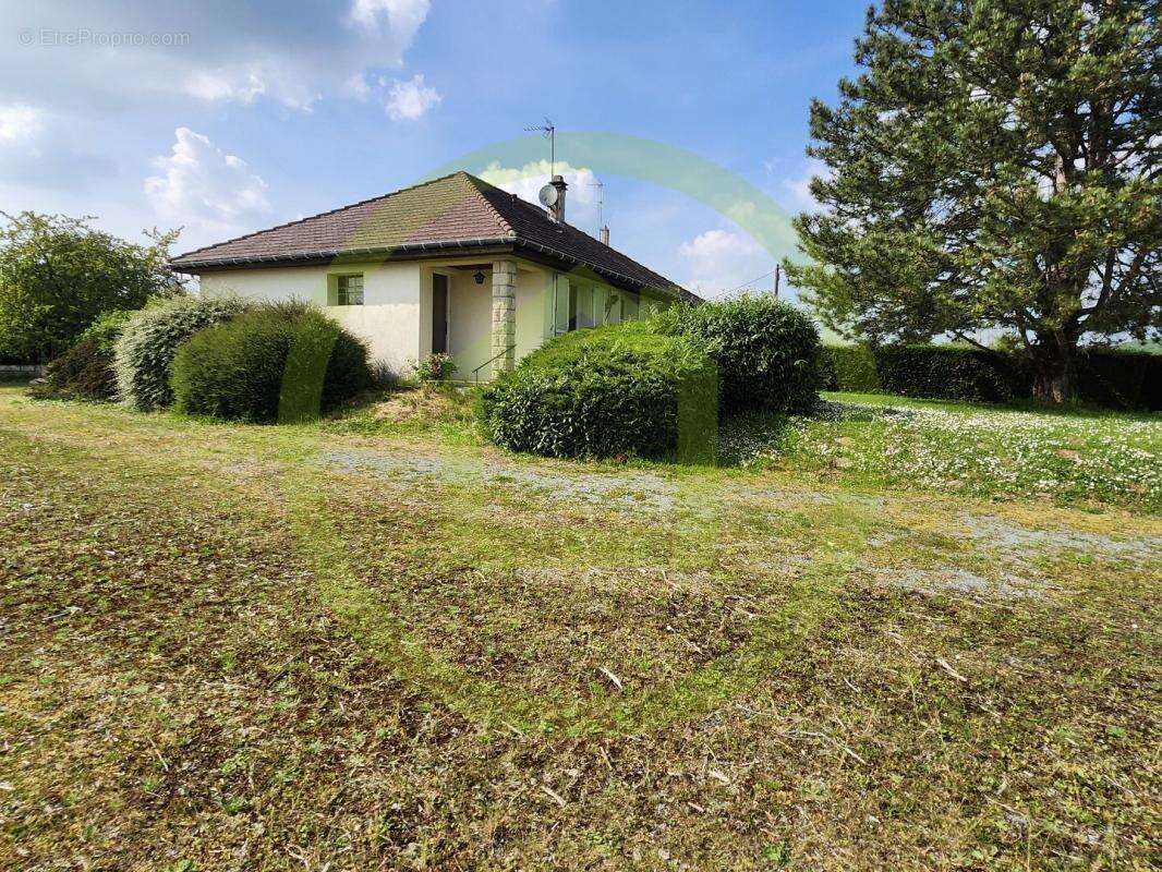 Maison à ELINCOURT-SAINTE-MARGUERITE