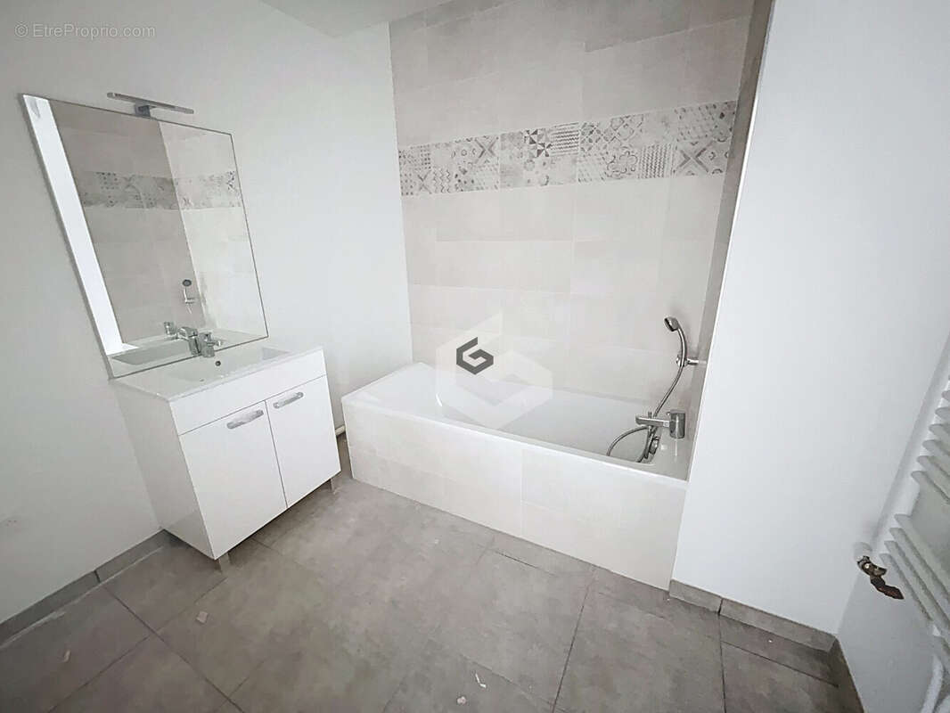 Appartement 80 m² à Reims  - photo 3