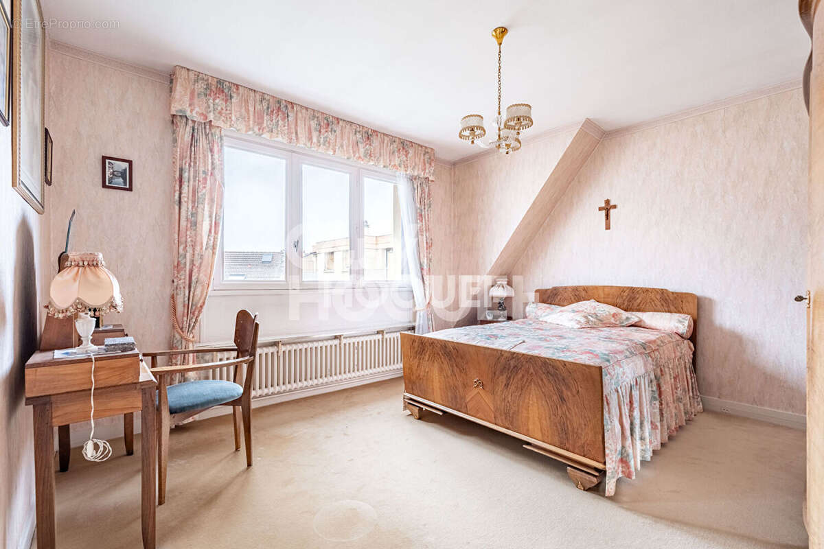 Maison à LA GARENNE-COLOMBES