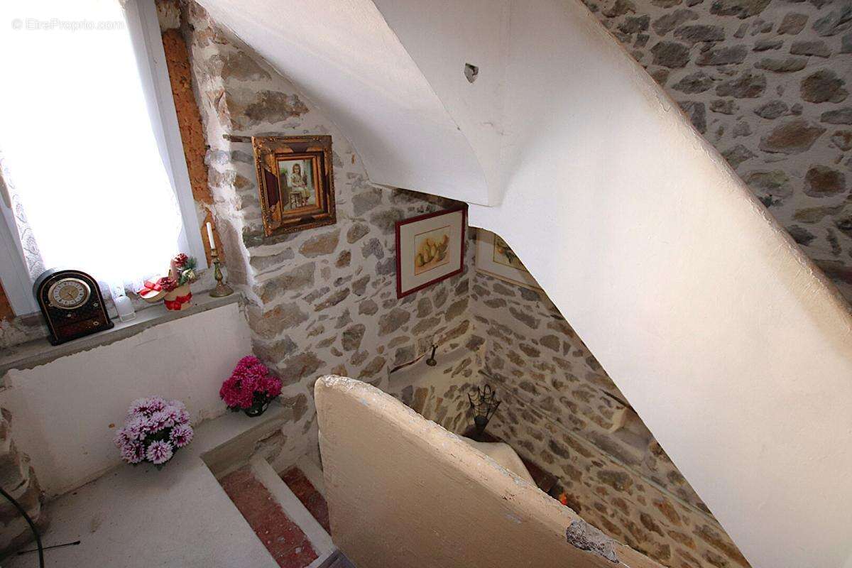 Maison de caractère 180 m² ? avec exterieur ? sous-sol intégral ? dpe c - photo 6