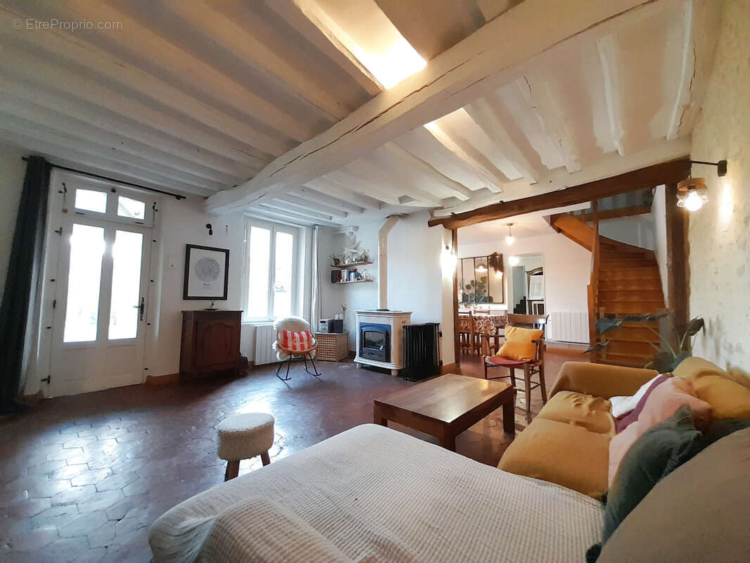 Maison à BEVILLE-LE-COMTE