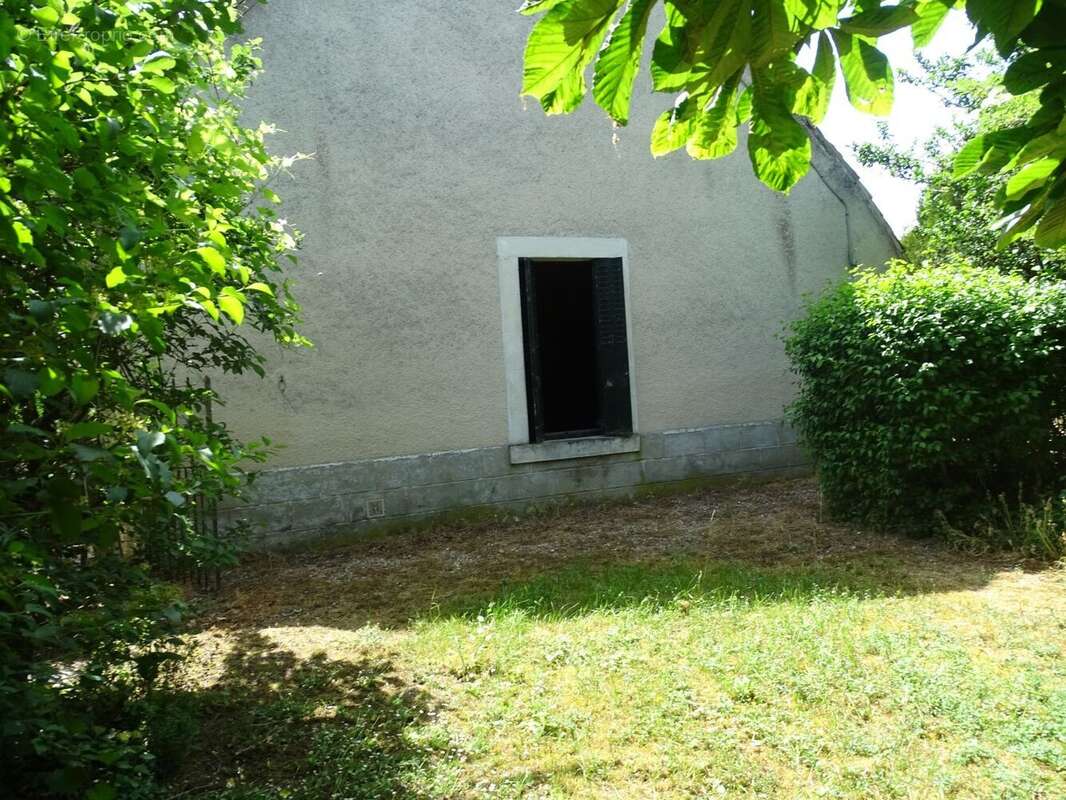 Maison à SAINT-LOUP-DES-CHAUMES