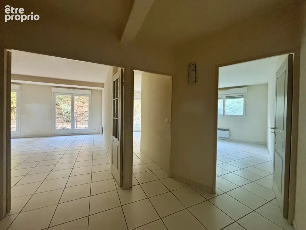 T3 de 86 m2 avec grande terrasse et 2 parkings   Hauts des Jardins Saint-Jacques - photo 5
