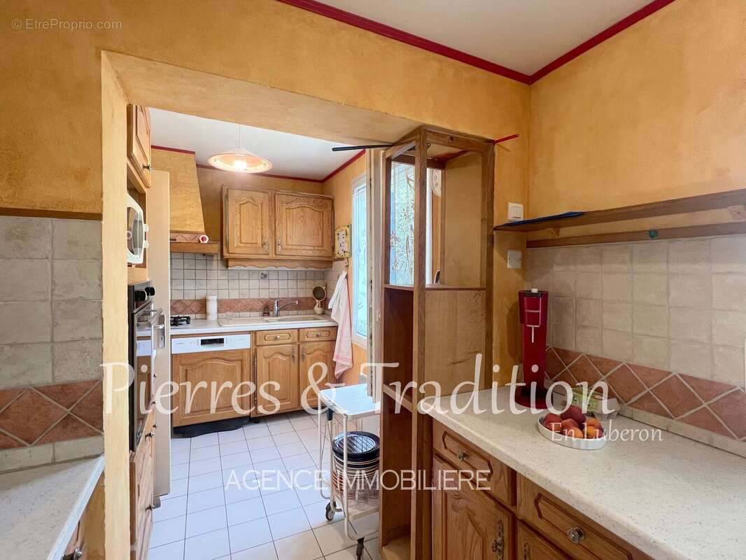 Céreste, jolie maison de plain pied avec jardin dans quartier calme proche village - photo 4