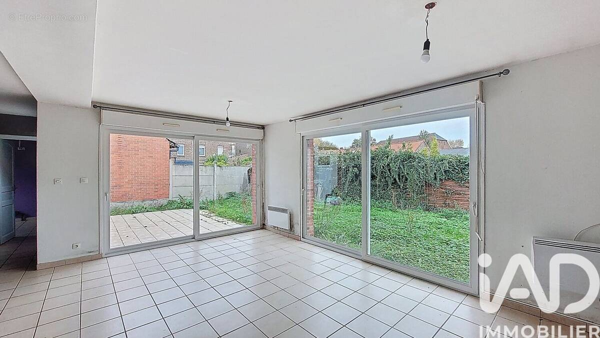 Photo 1 - Maison à JENLAIN