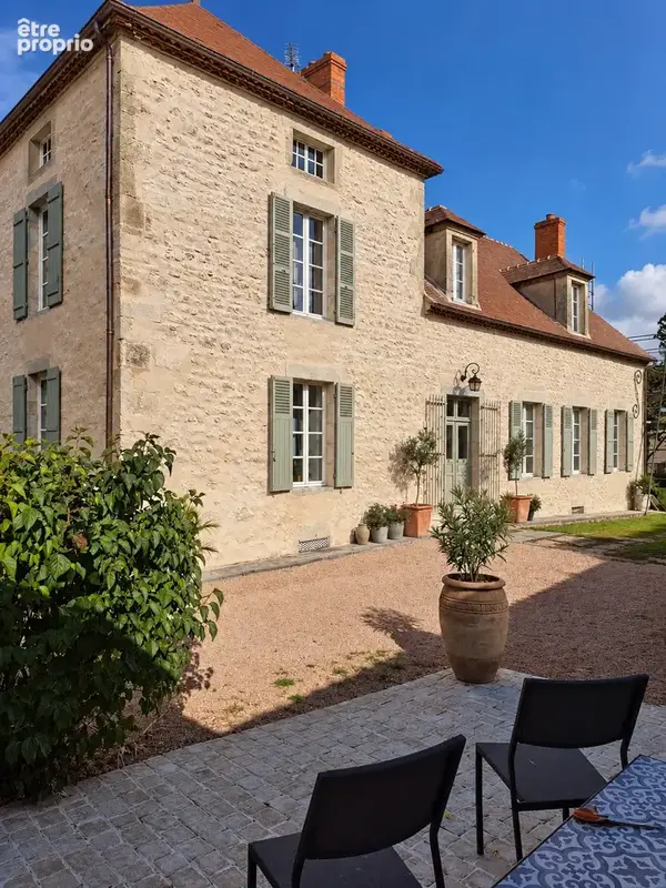 Allier, charroux luxueuse maison de maitre xviiième renovee, piscine et dependances terrain de 7500m2 - photo 2
