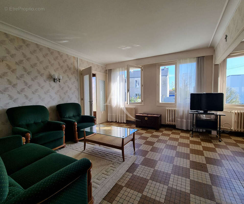 Maison à SAINT-SEBASTIEN-SUR-LOIRE