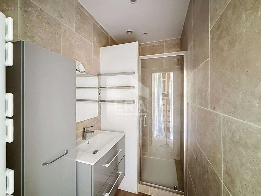 Appartement à LEVALLOIS-PERRET