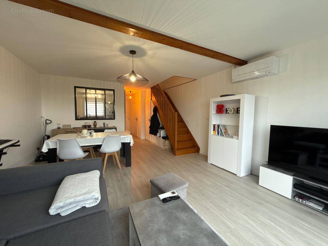 Appartement à CHENOVE