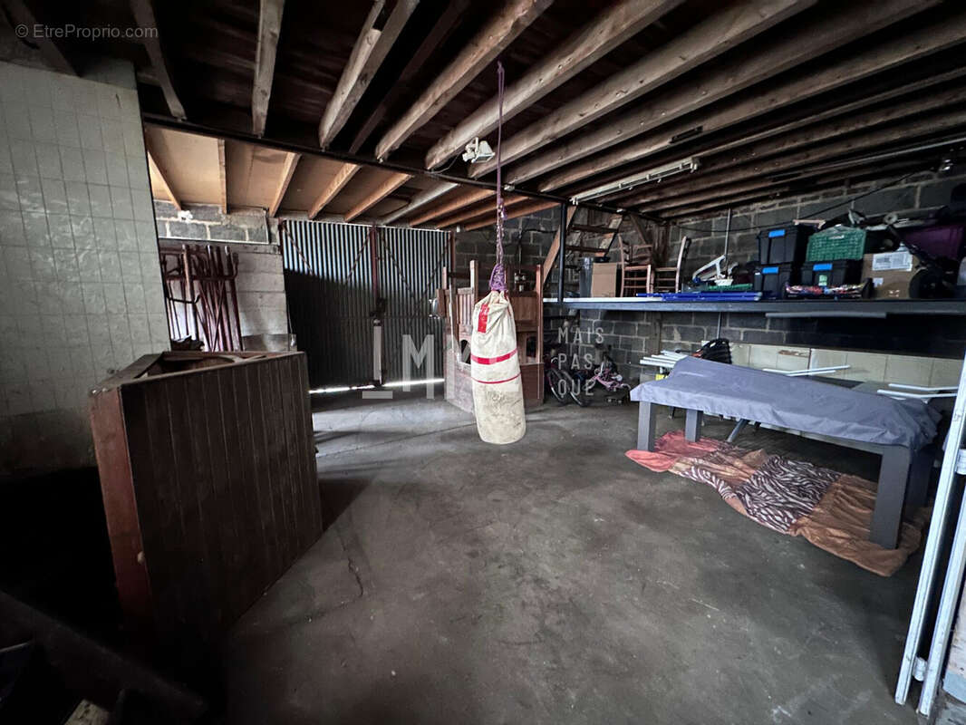 Commerce à VOUVRAY-SUR-LOIR