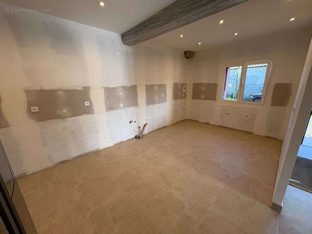 Maison à Doulezon, proche Gensac 152 m2, 4 chambres, dépendance et jardin - photo 8