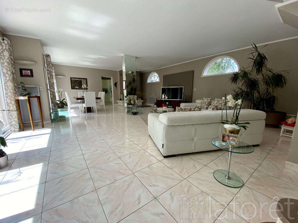 Maison à AULNAY-SOUS-BOIS