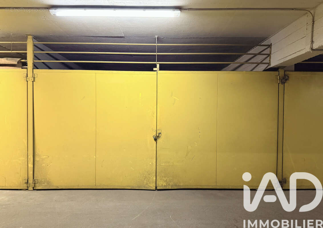 Photo 3 - Parking à PARIS-18E