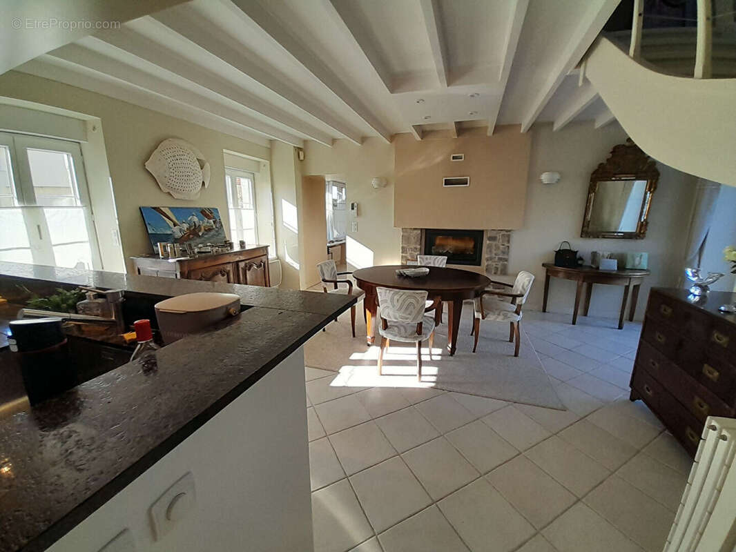 Maison à SAINT-VAAST-LA-HOUGUE