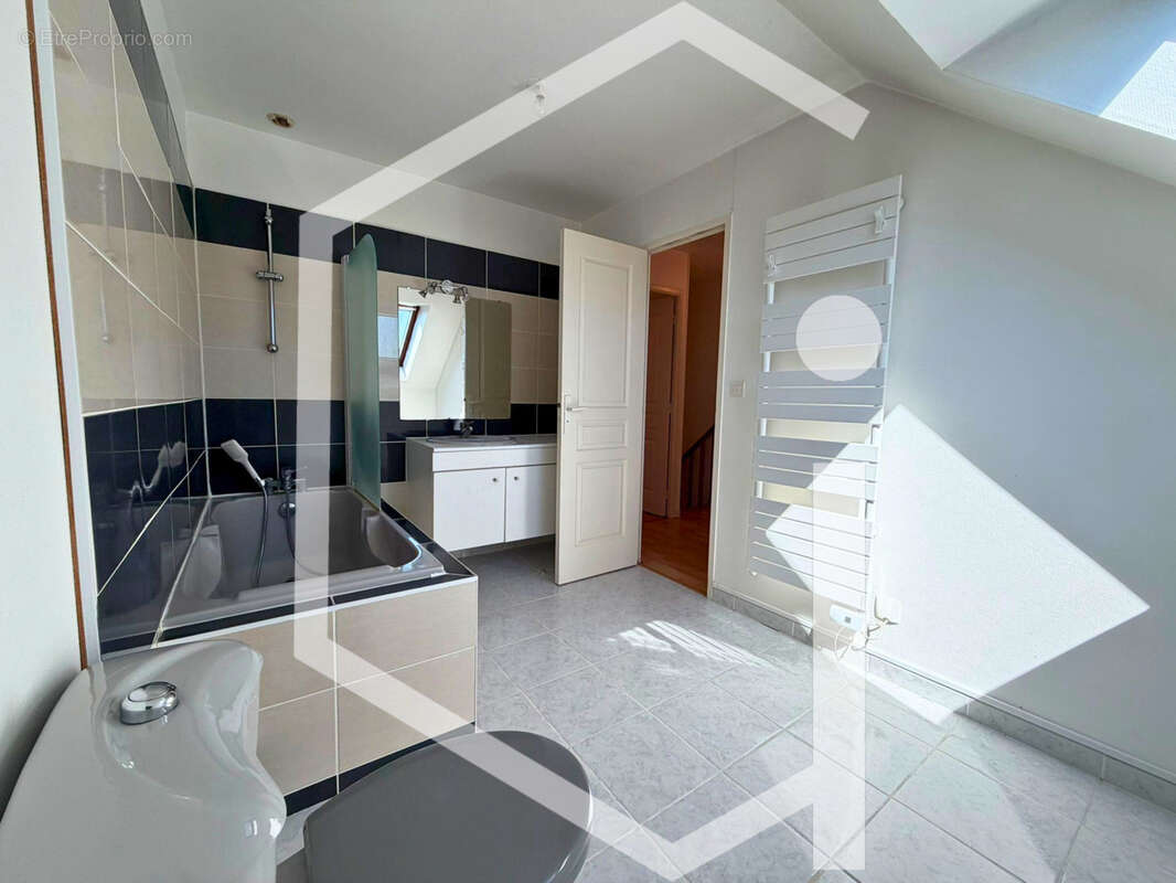 Maison à COSNE-COURS-SUR-LOIRE