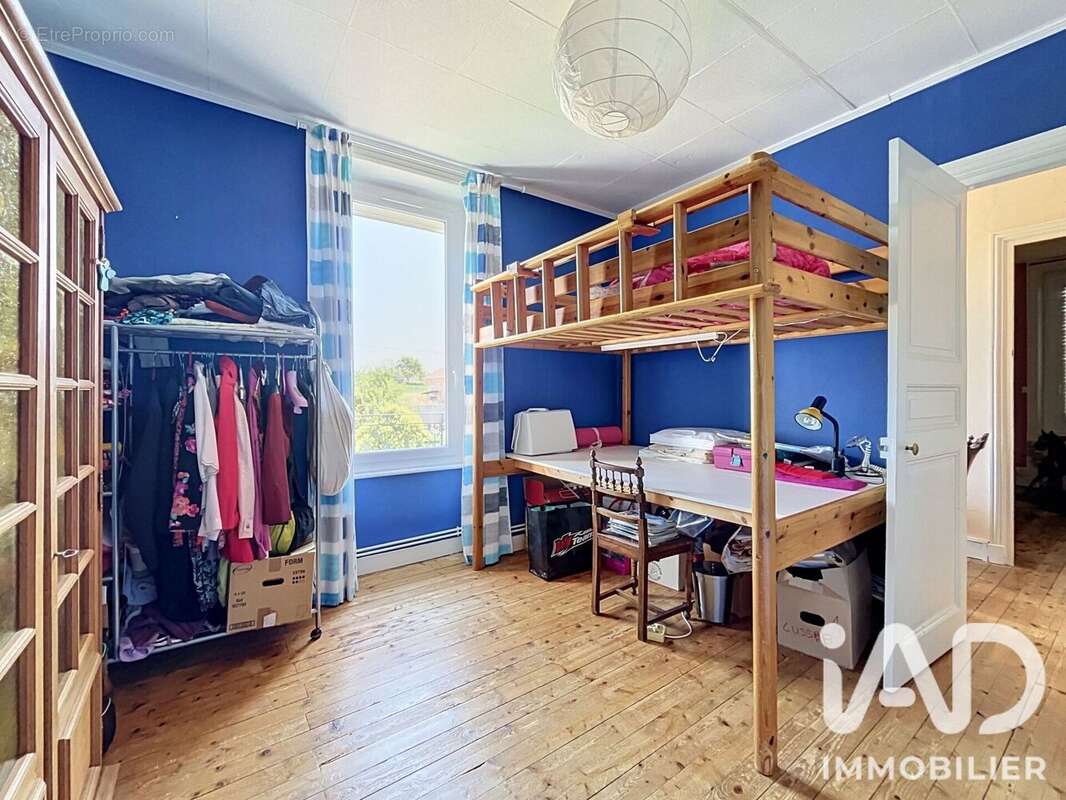 Maison 170 m² à Saint-Jodard  - photo 9